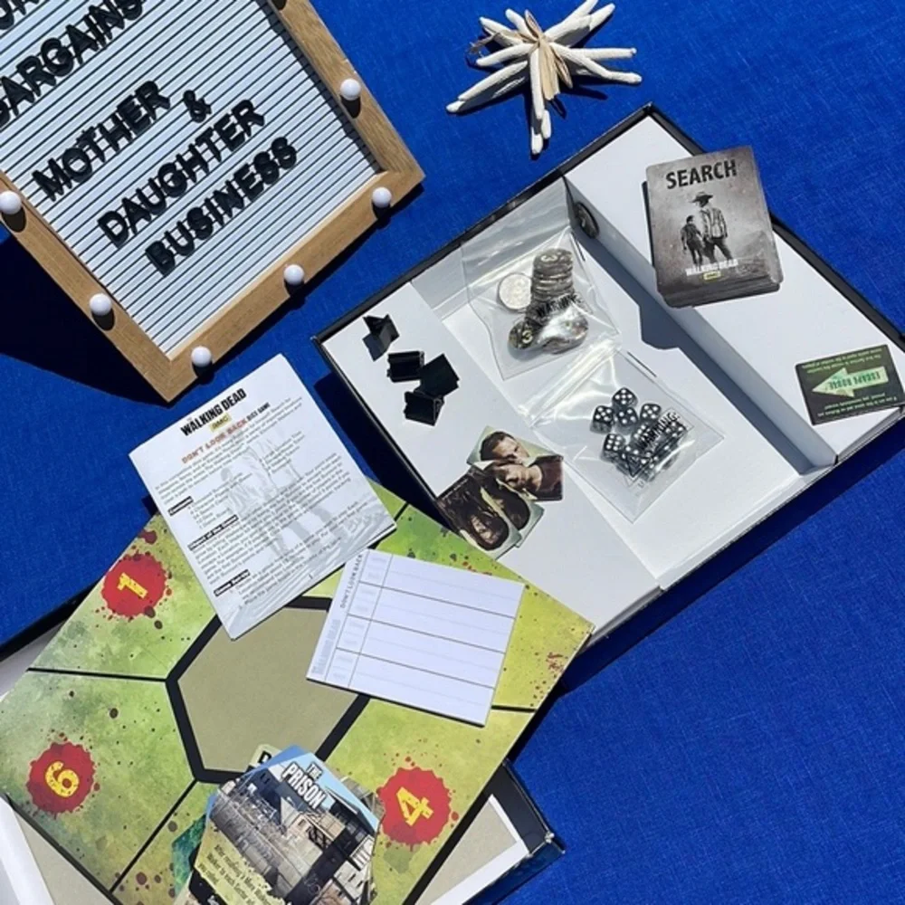Walking Dead Dice Game: Don't Look Back -